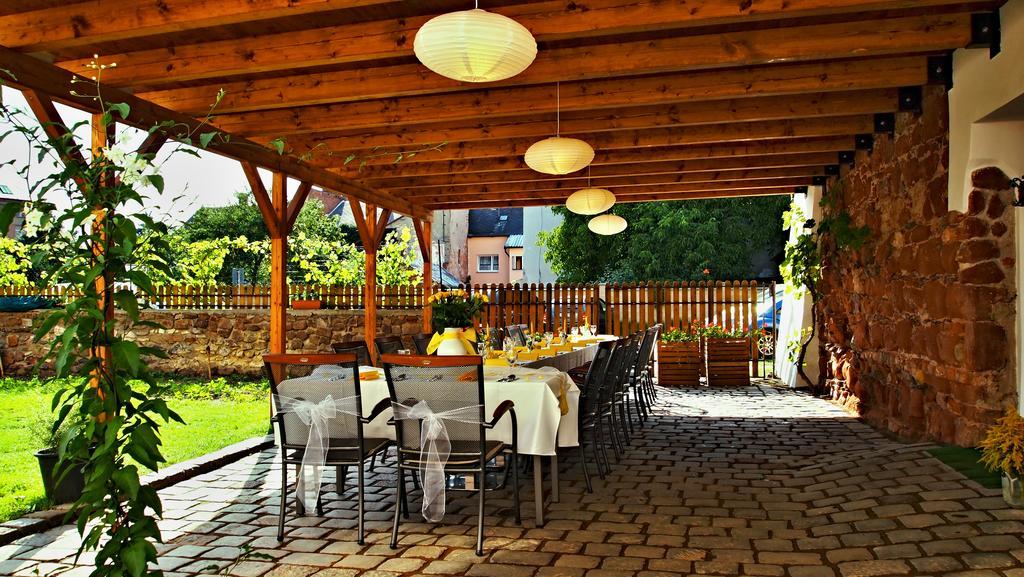 Excalibur Penzion A Restaurace Moravska Trebova Ngoại thất bức ảnh