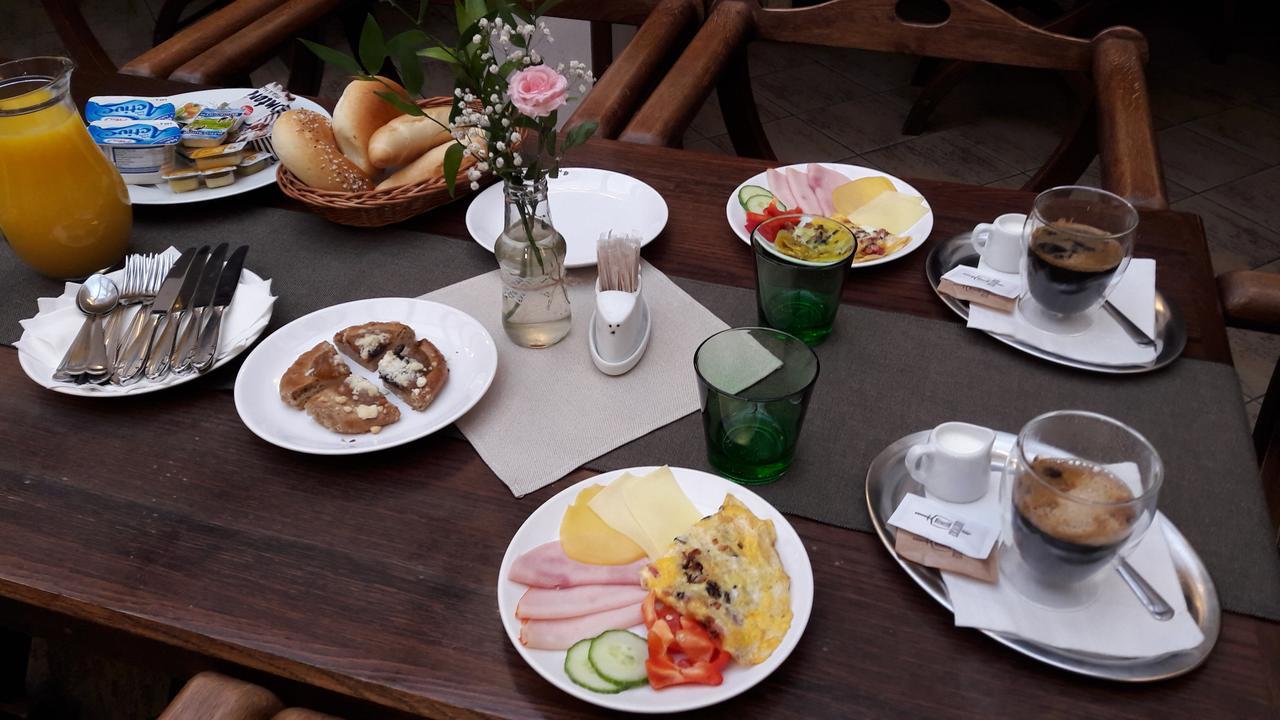Excalibur Penzion A Restaurace Moravska Trebova Ngoại thất bức ảnh